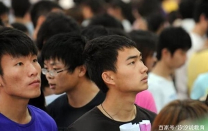 为啥说应届生的身份很“值钱”？这些优势，让往届生羡慕不已